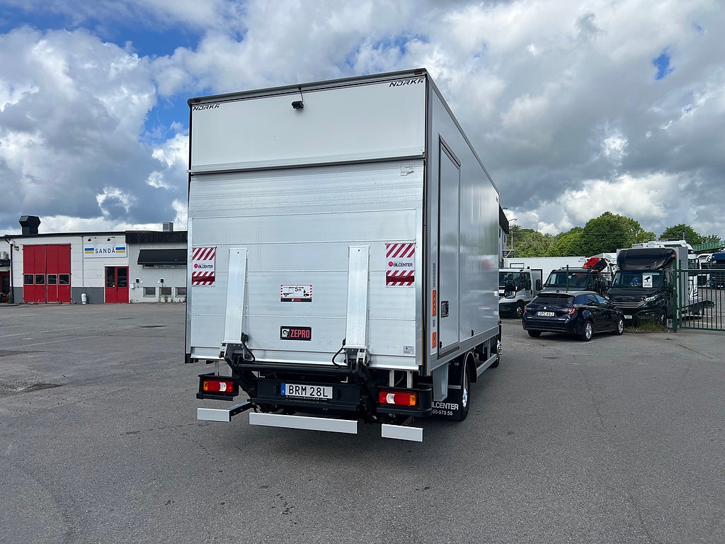 Iveco Daily 72C14G A8 CNG Skåpbil med Z-Lift