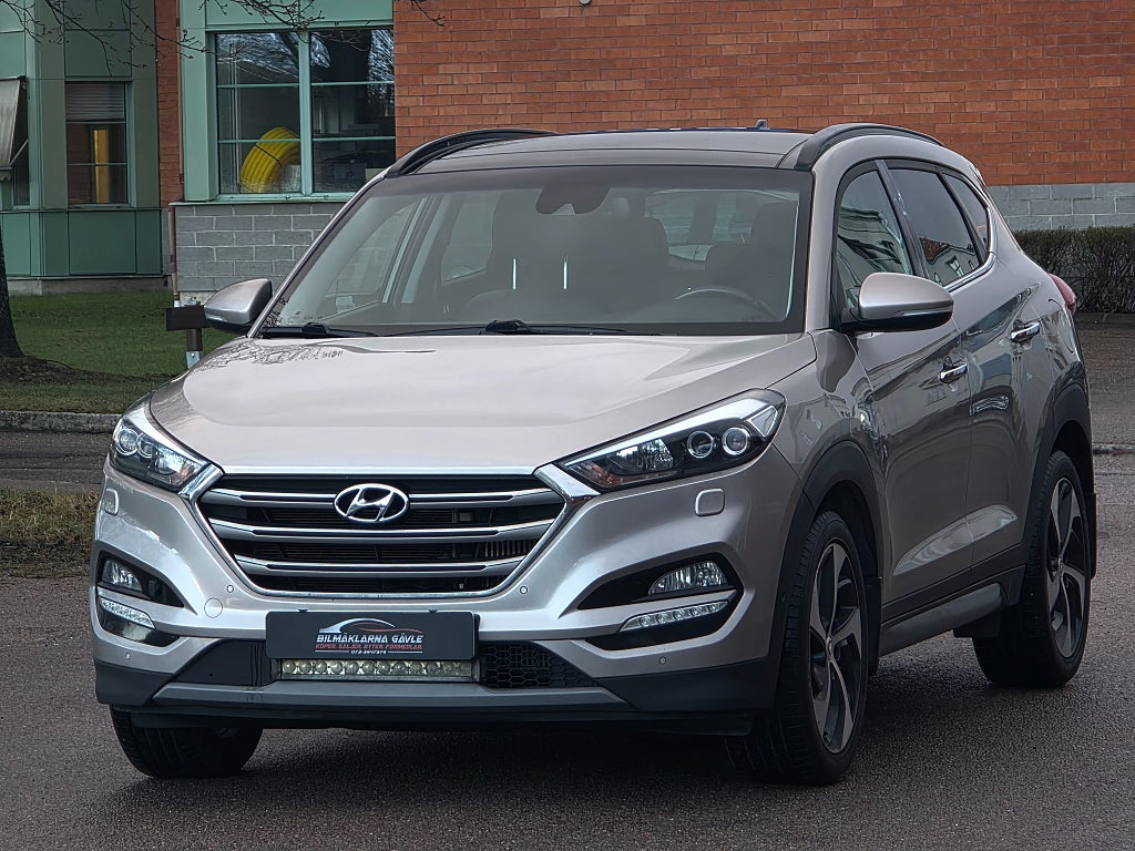 Hyundai Tucson 2.0 CRDi 4WD Premium Dieselvärmare Panorama Dragkrok