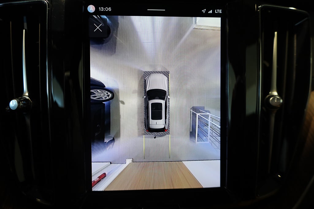 Volvo XC60 Recharge T6 AWD AUT Ultimate Dark Pano H&K Orrefors 2024