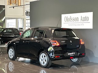 Halvkombi Suzuki Swift 2 av 10