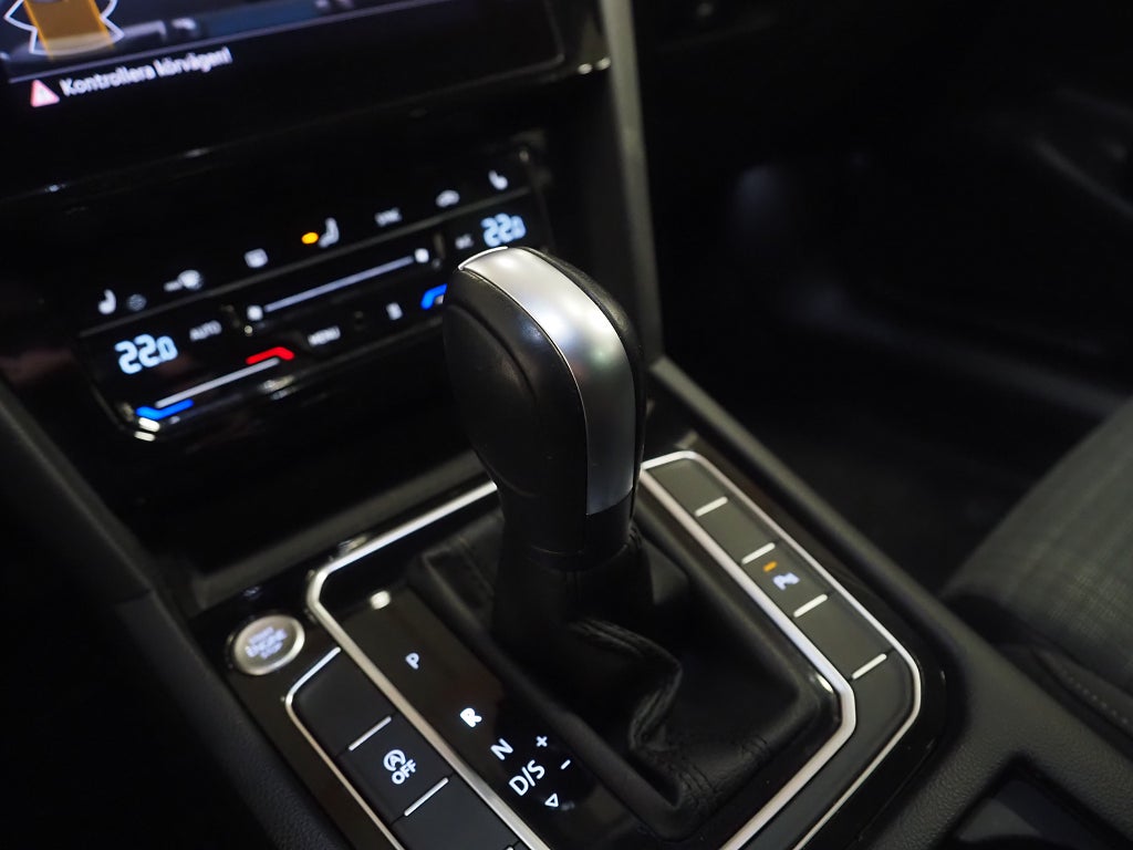 Volkswagen Passat SC 1.5 TSI 150hk DSG |Cockpit|Dynaudio|Drag|Värmare| 2022