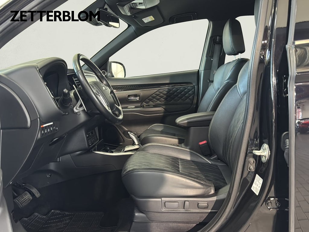 SUV Mitsubishi Outlander 7 av 15