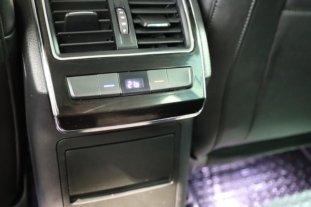 Skoda Superb 1.4 TSI iV L&K Drag Värmare Kamera Leasbar 2021