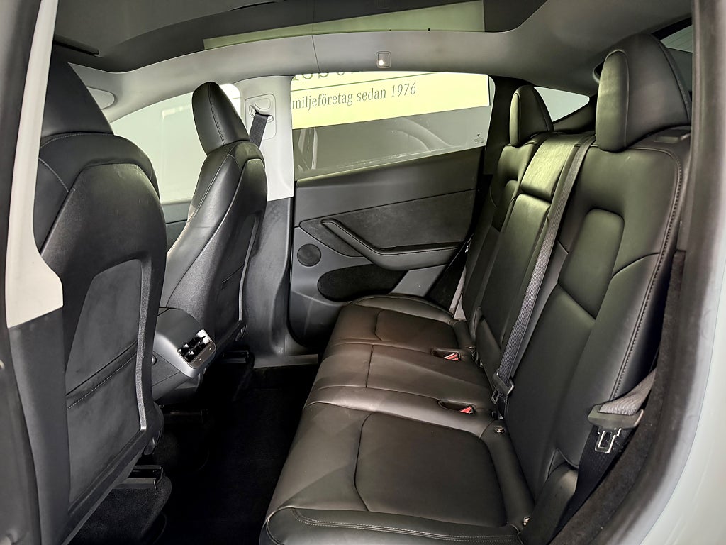 Tesla Model Y Long Range AWD Glastak 514hk - bild 6