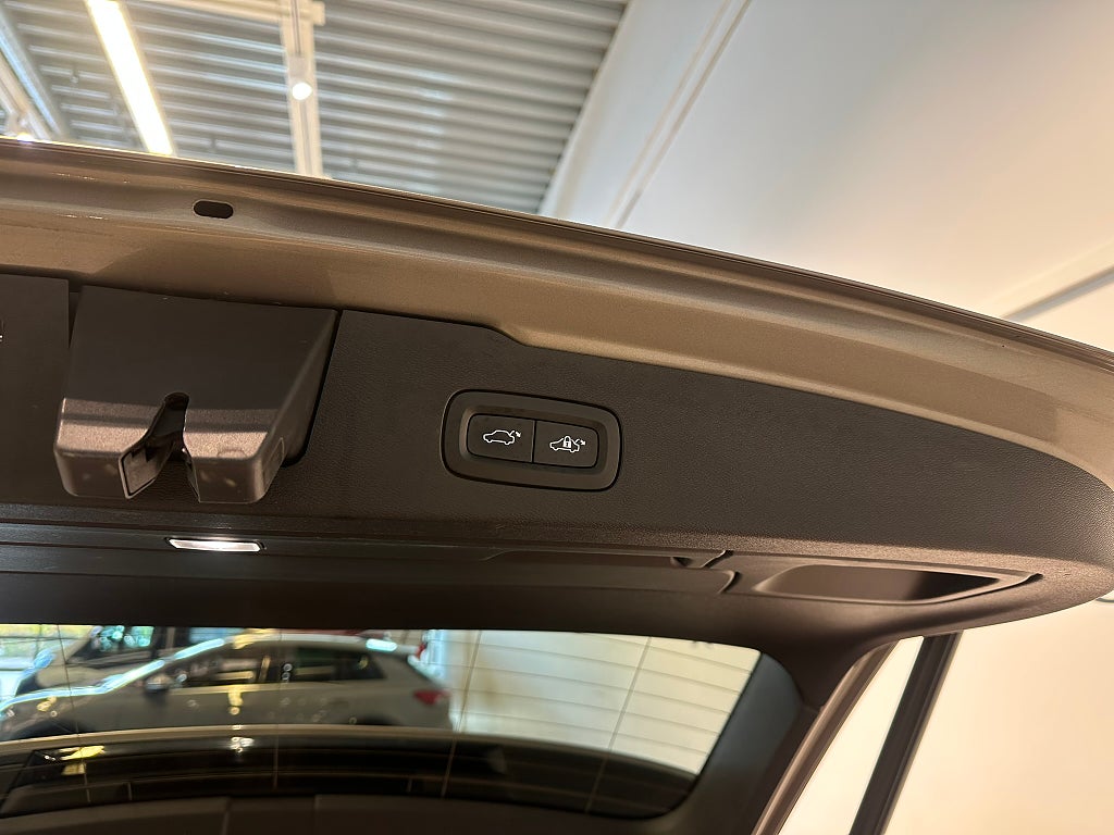 Volvo V60 Cross Country 2021 - miniatyr 16