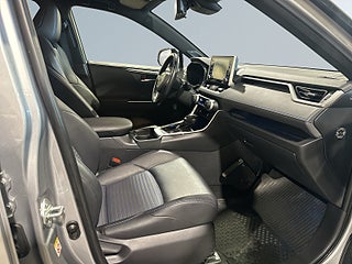 Toyota RAV4 Hybrid AWD Drag 360° JBL Skinn Mvärm SoV