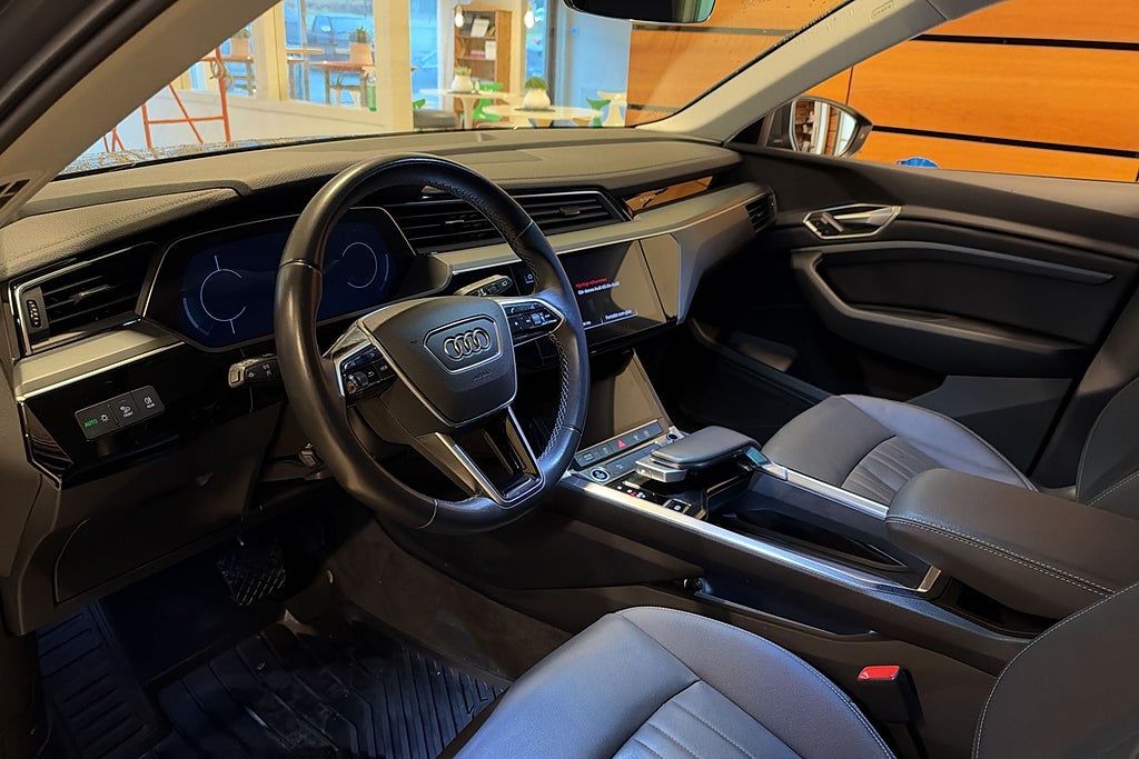 Audi Q8 e-tron 50 quattro Drag Kamera Moms  Navi P-värm Proline miniatyr 6