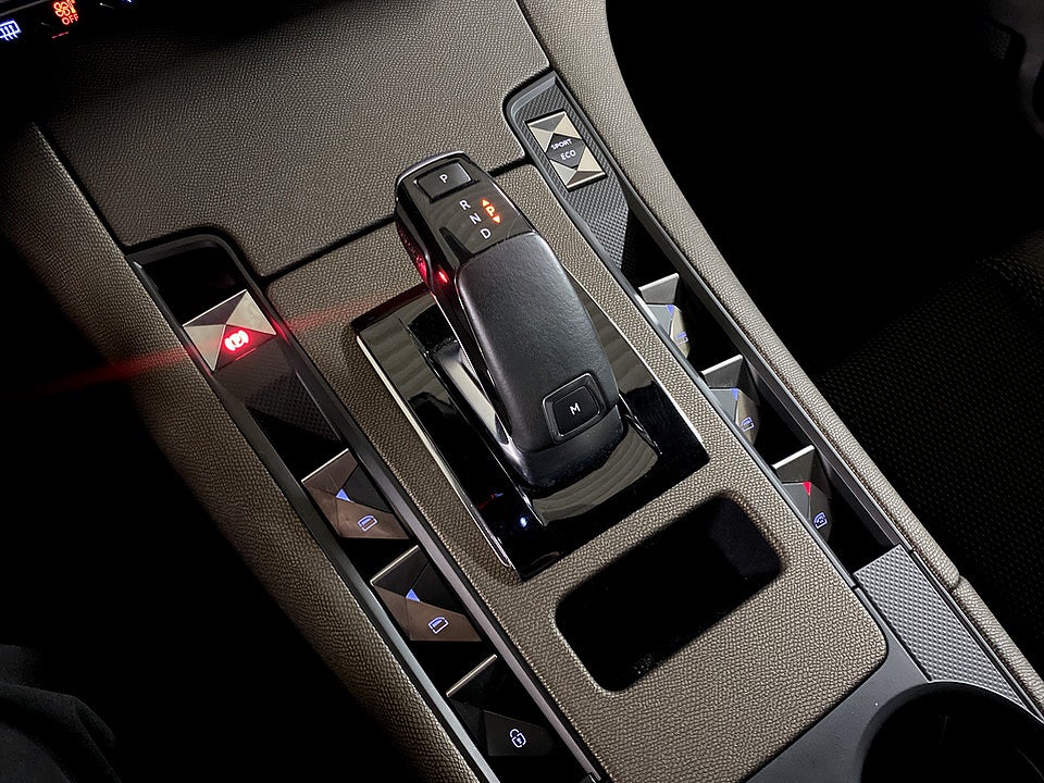 Bild på DS 7 Crossback Préstige 1.6 THP 181hk Aut B-KAMERA DRAG