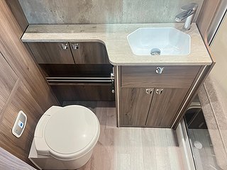 Husbil-halvintegrerad Kabe ROYAL X 780 LT 22 av 33