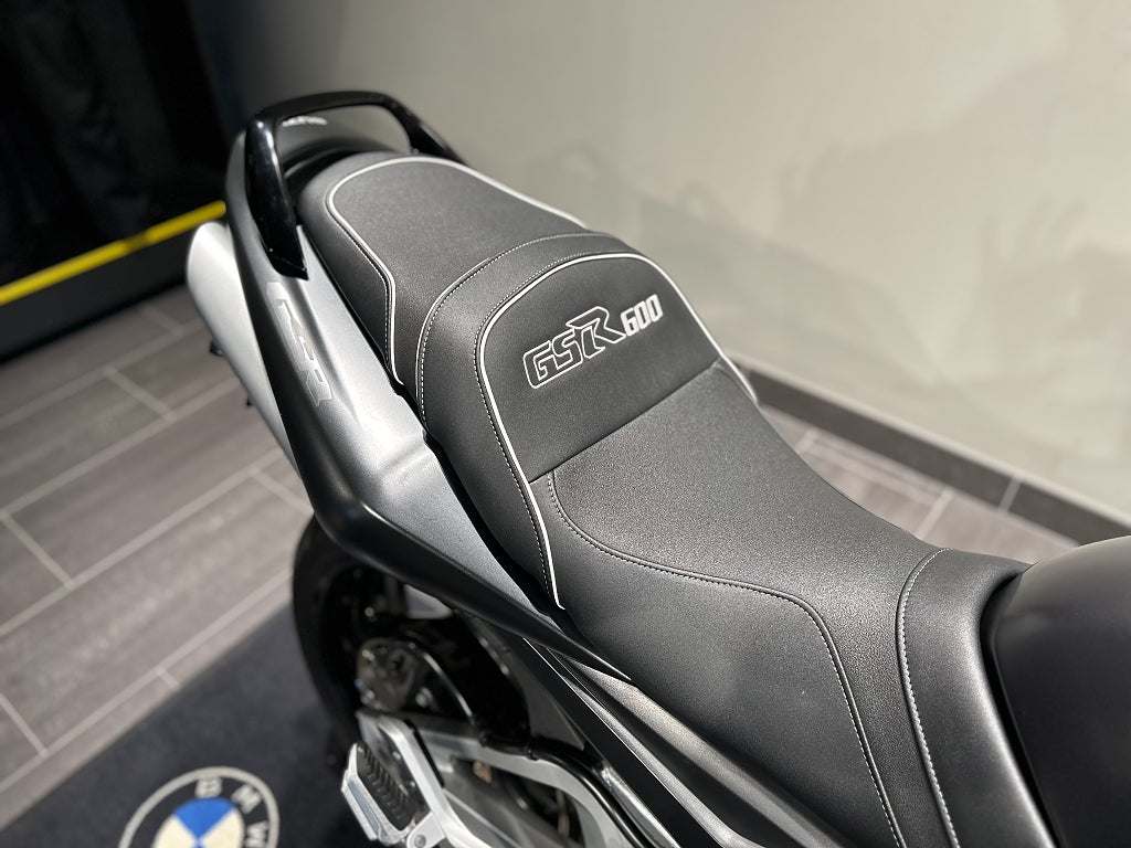 Suzuki GSR600 B-King / Premium sadel / Puig vindruta / Tail-tidy