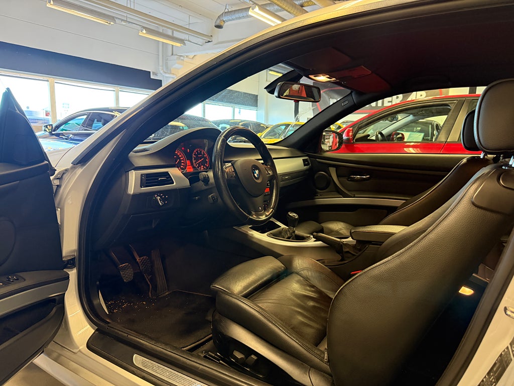 BMW 325I 2010 - miniatyr 13