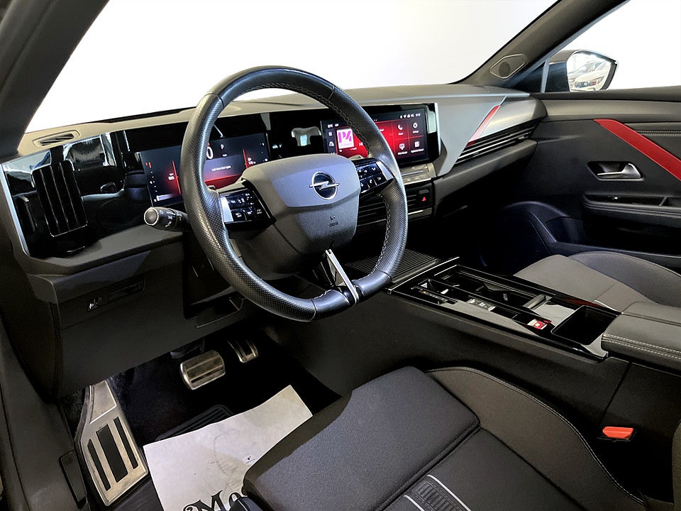 Bild på Opel Astra 5D GS-Line 1.2 PT 130hk Aut P-SENSORER CARPLAY