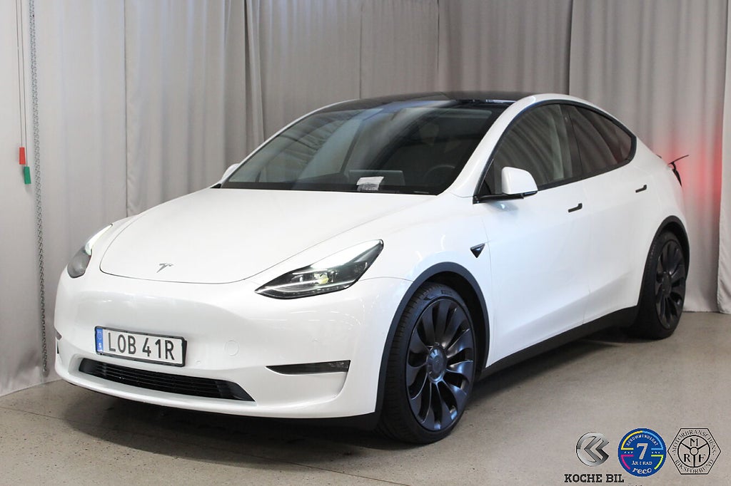 Tesla Model Y Performance 534 HK, Värmepump, Drag, 21 Uberturbine