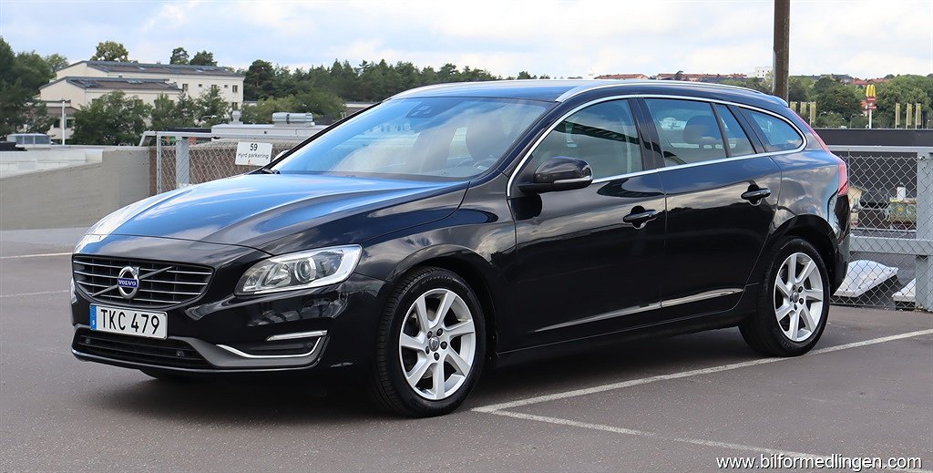 Volvo V60 D4 181hk Summum Värmare S/V-hjul Skinn