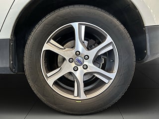 Volvo XC60 D3 Summum SoV-hjul/Panorama/Dvärmare/Dragkrok/Skinn – bild 14