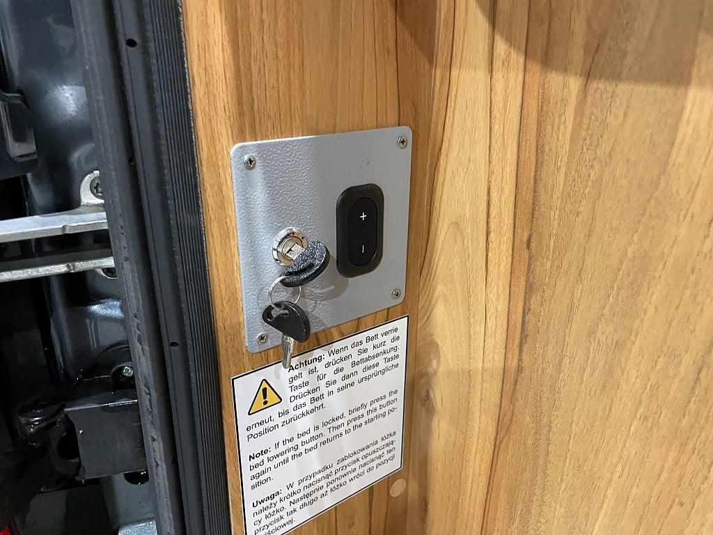 Affinity One 295 /AC bodel/Solcell/Våningssäng/Automat 160hk - Affinity