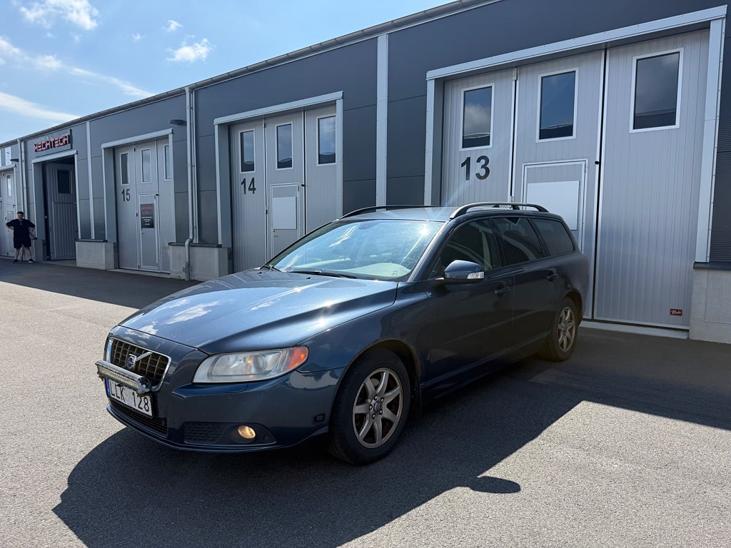Volvo V70 2.0F Momentum Ny servad  Ny besiktigad
