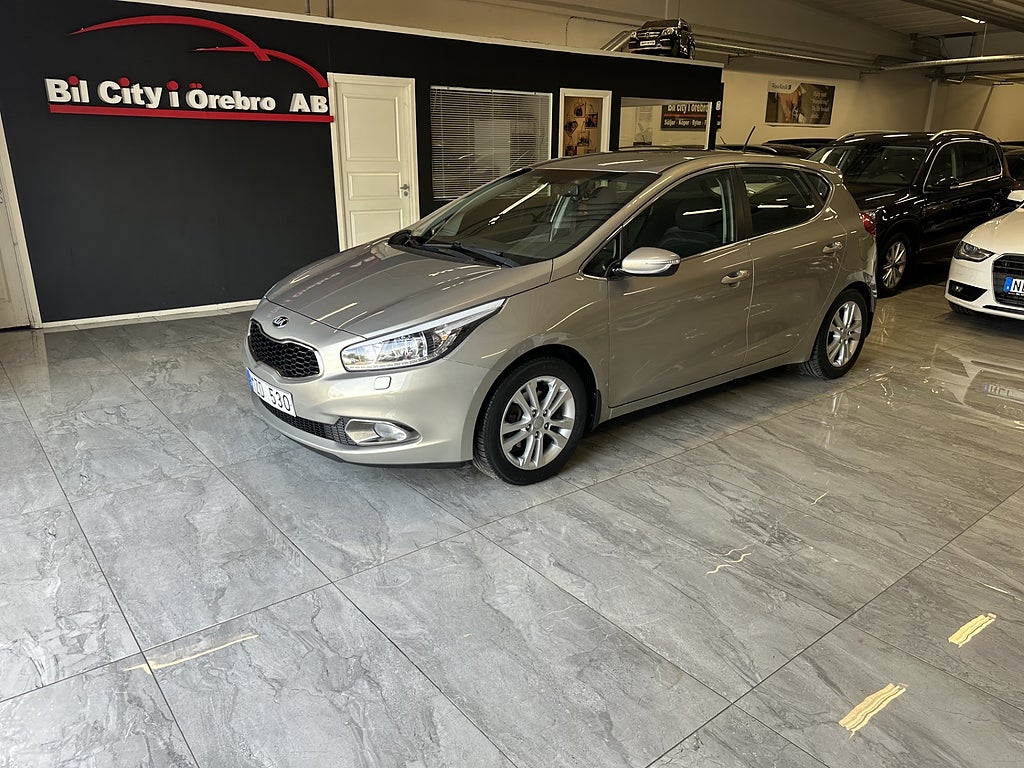 Kia Ceed 1.6 (135hk) GDI DCT EX Comfort / GPS / B-Kamera / Drag