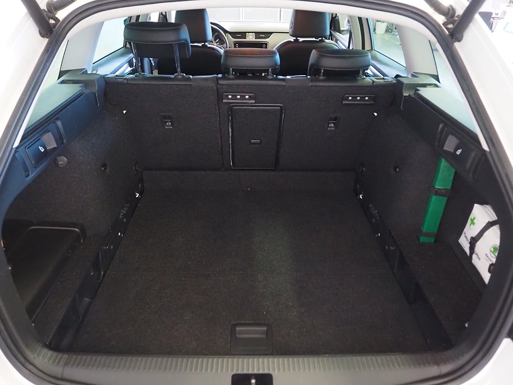 Skoda Octavia Scout 2.0 TDI 184hk 4x4 Premium | Drag | D-värm | Navi | 2020