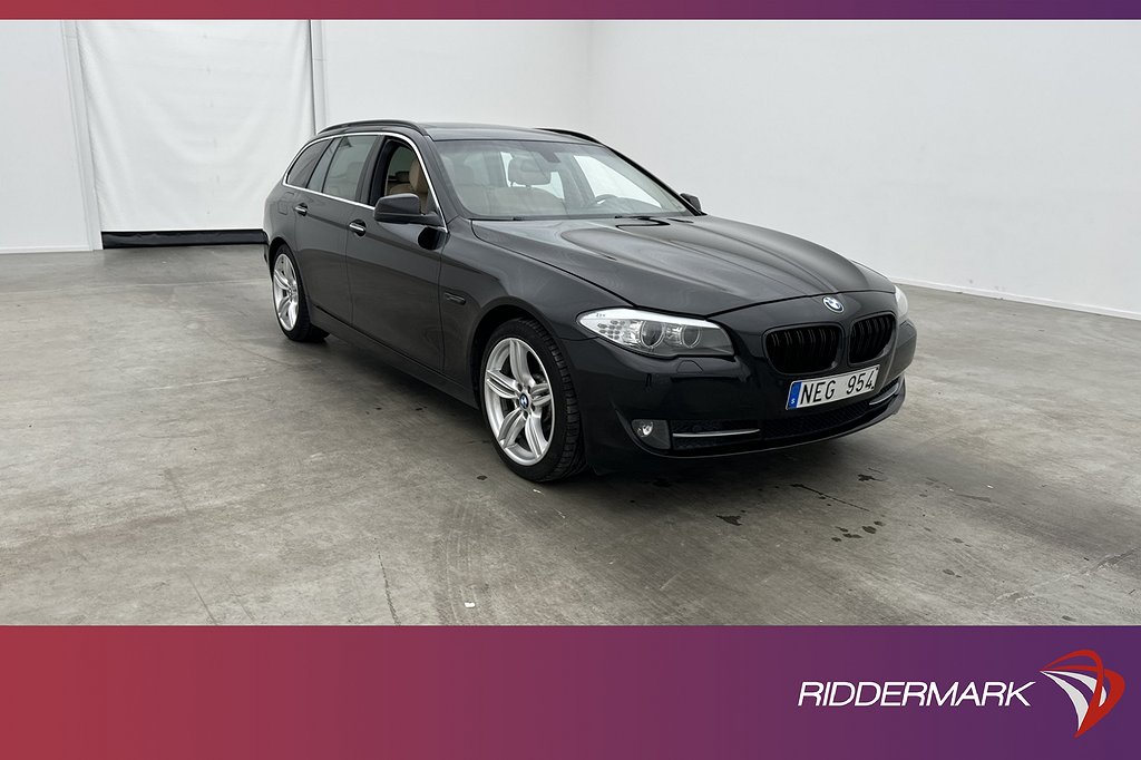 BMW 530 i Touring 272hk Panorama HiFi Skinn P-sensorer Drag