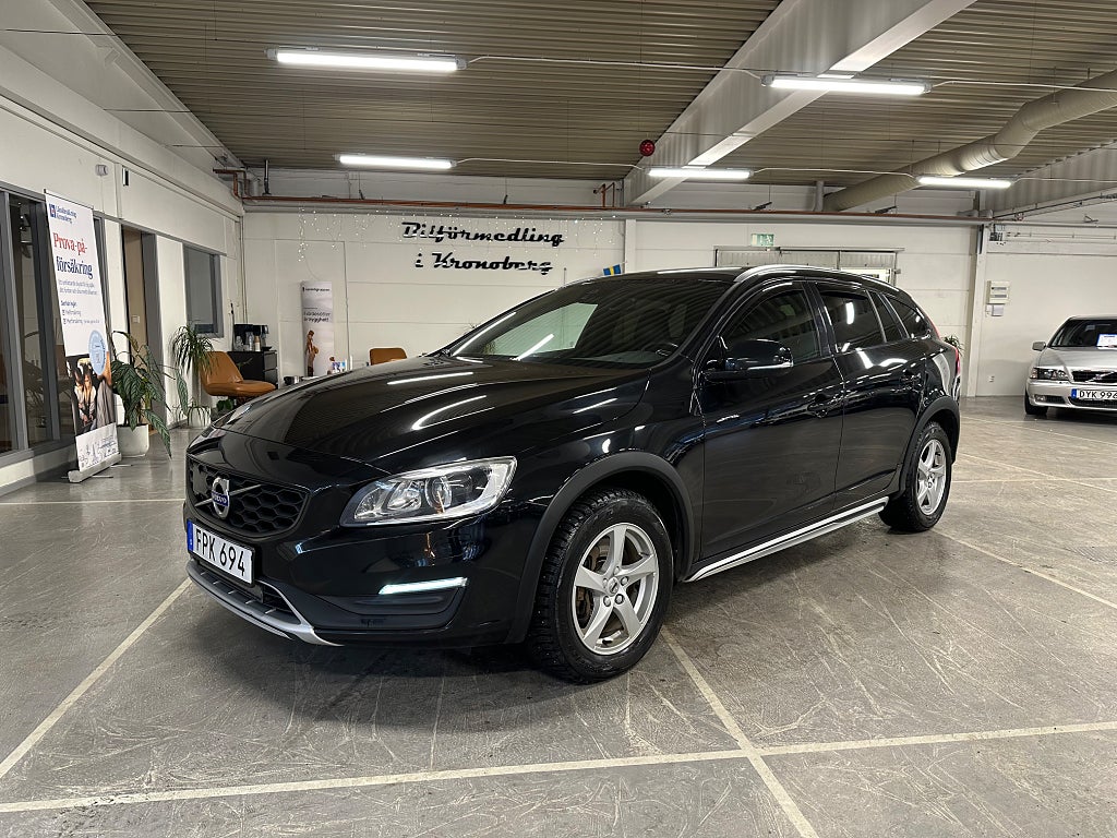 Volvo V60 Cross Country D4 AWD Geartronic Summum Värmare Drag Rattvärme 