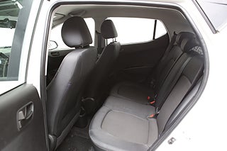 Halvkombi Hyundai i10 18 av 19