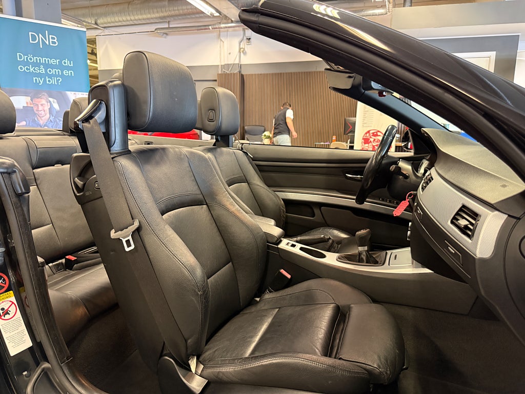 BMW 330d 2009 - miniatyr 19