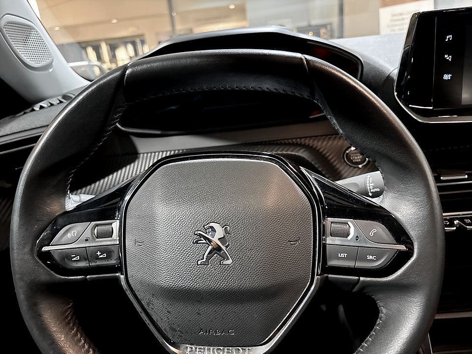Bild på Peugeot E-2008 Active 50 kWh 136hk Aut - CARPLAY, FARTHÅLLARE