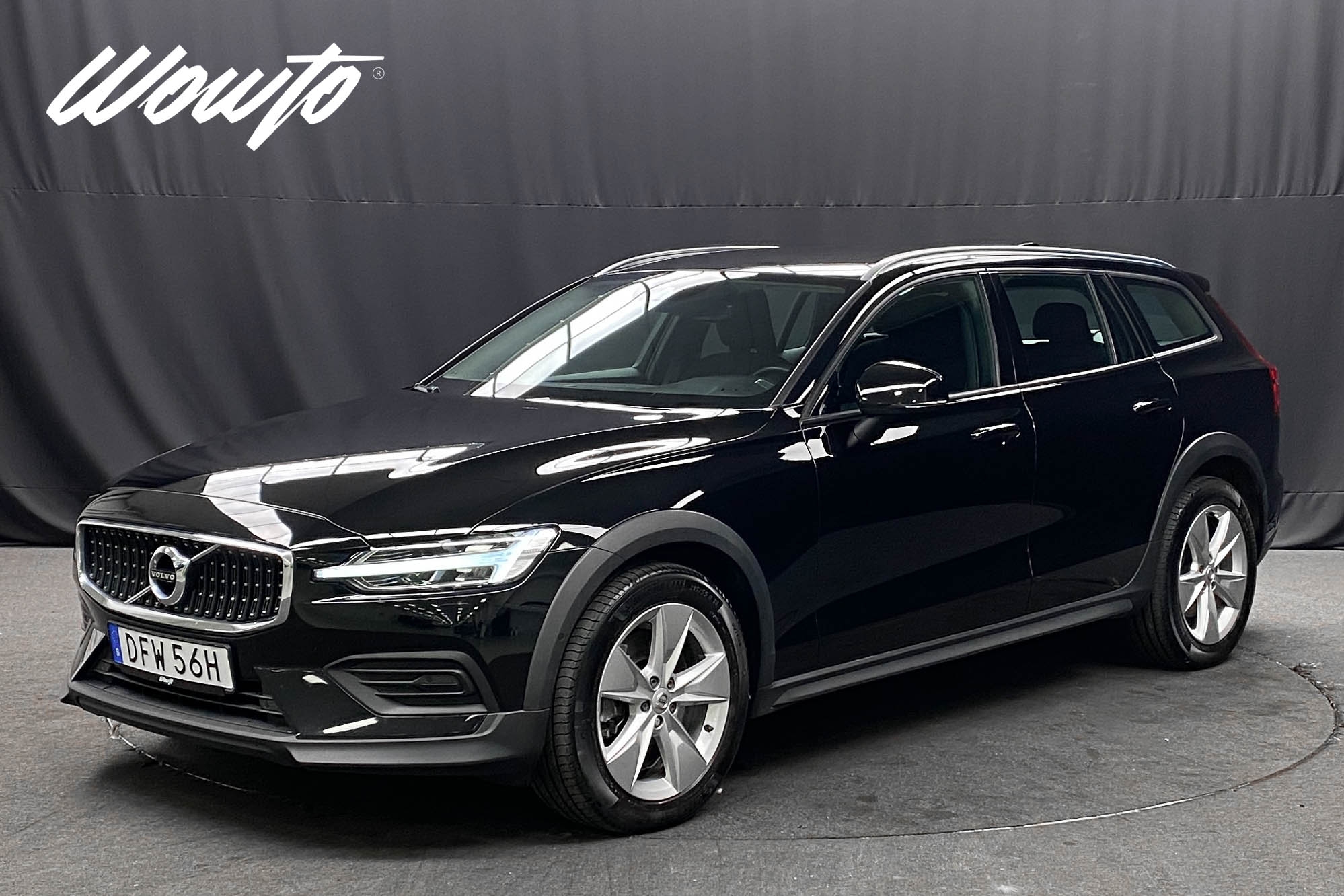 Volvo V60 Cross Country D4 AWD Edition, photo 4/17