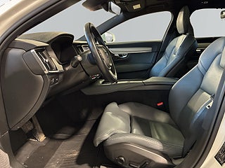 Volvo V90 B4 AWD Aut Momentum Drag Värmare H/K Pano 360 S&V-däck