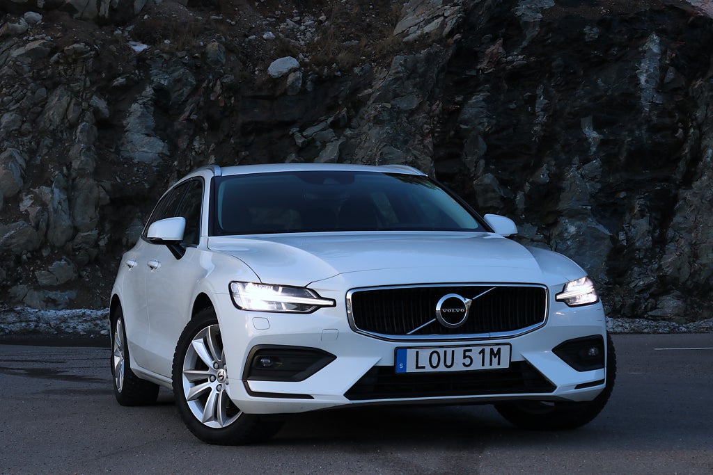 Volvo V60 B4 197hk Advanced B-Kamera Navi Drag  Värmare Keyless