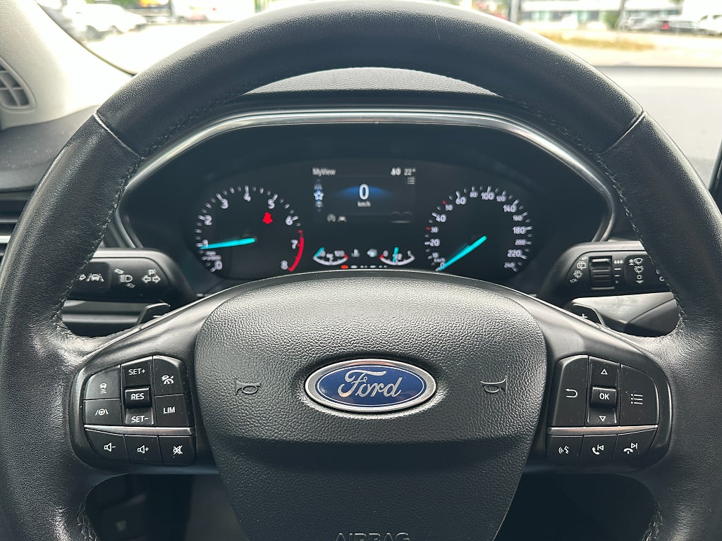 Ford Focus Kombi 1.0 EcoBoost Titanium Launch