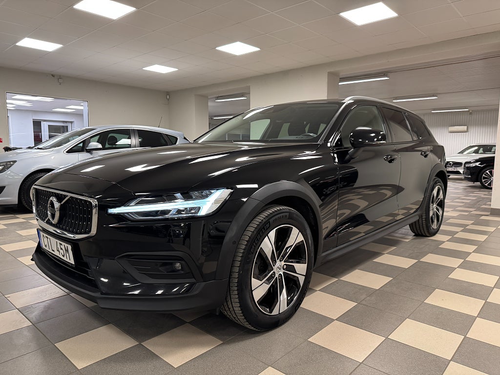 Volvo V60 Cross Country B4 AWD B-kamera  CarPlay Navi Drag Geartronic