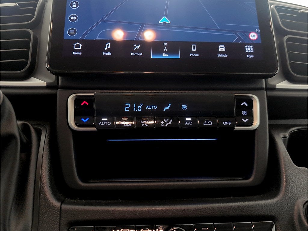 Bild på Peugeot Boxer Style + Navi pack 180hk AT8 L3H2 - DEMO