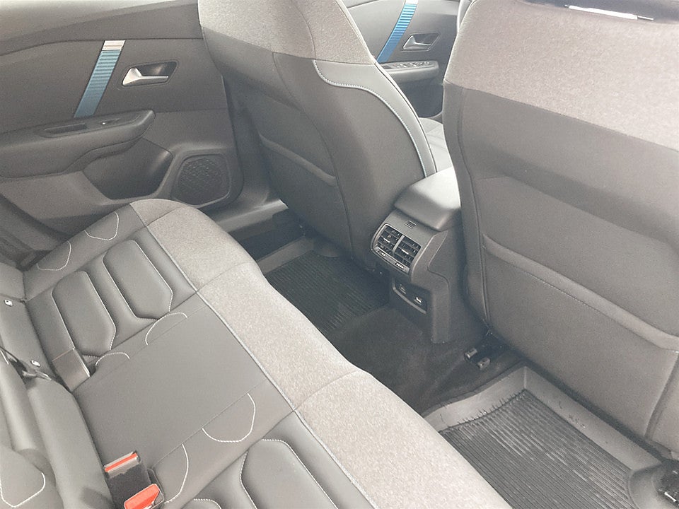Bild på Citroën e-C4 Shine 50kWh 136hk Aut B-KAMERA CARPLAY 