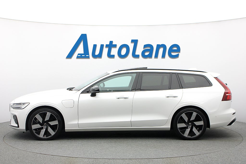 Volvo V60 T6 Plug-In Hybrid AWD Ultra Dark Pano, H/K, HUD, 360°