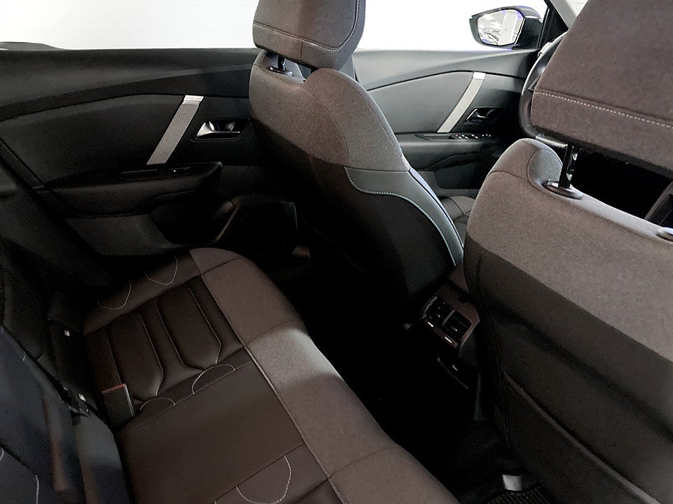 Bild på Citroën C4 Shine 1.2 PT B-KAMERA CARPLAY 130hk