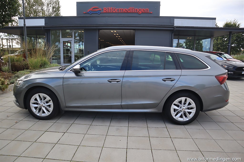 Skoda Octavia COMBI 1.5 TSI e-TEC 150hk Aut Style Momsbil Drag Park.värm