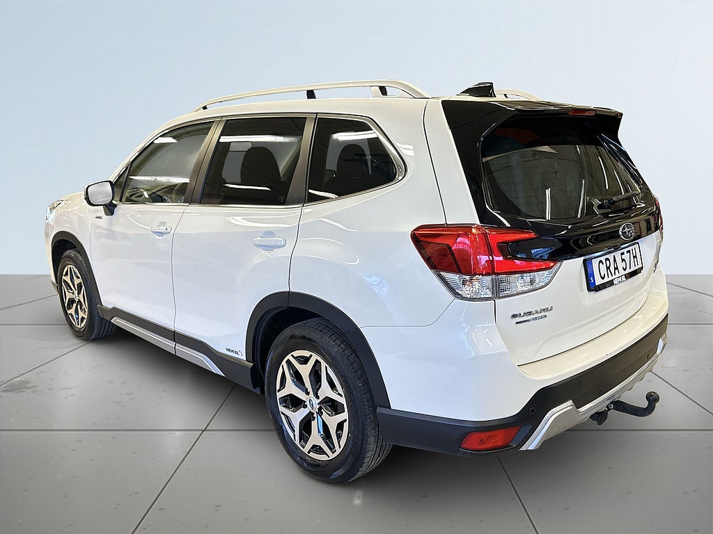 Subaru Forester e-Boxer XFuel Nybilsgaranti/Drag/MoK-värm/Kamera/SoV