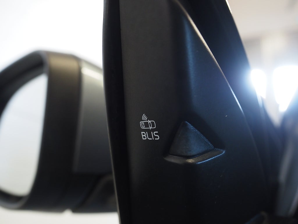 Volvo V40 D3 115hk Business Advanced Momentum | B-Kamera | VOC |