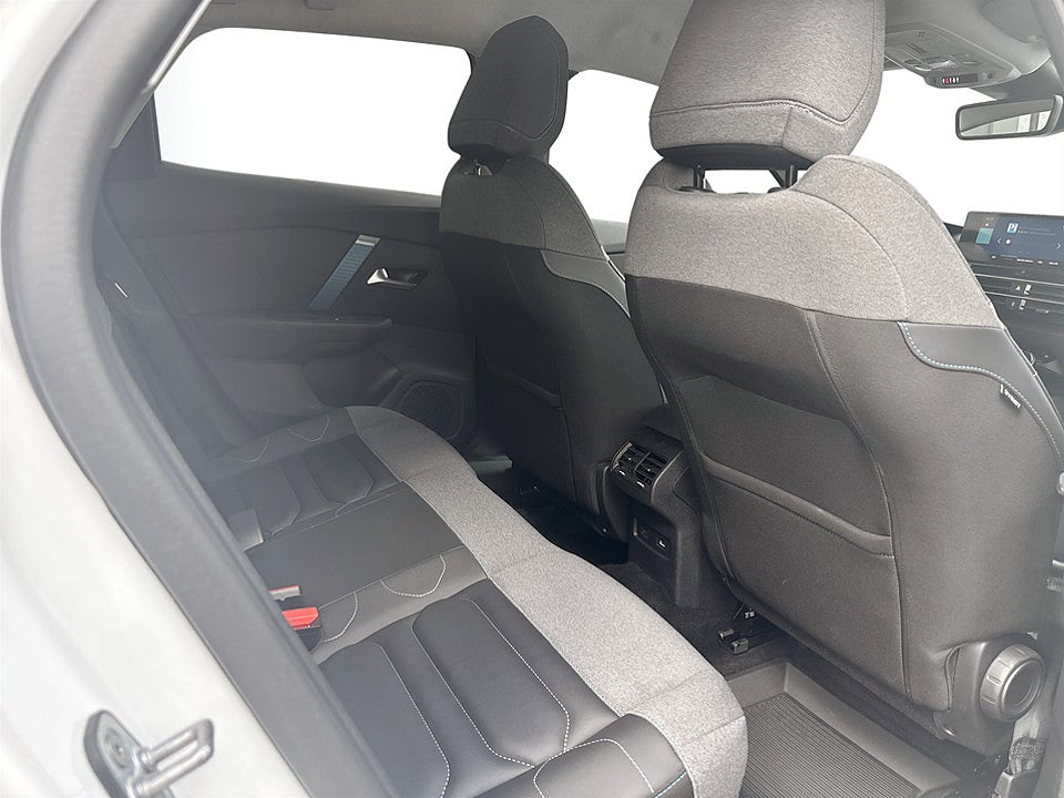 Bild på Citroën e-C4 Shine ELECTRIC 50kWh 136hk Aut B-KAMERA RATTVÄRME