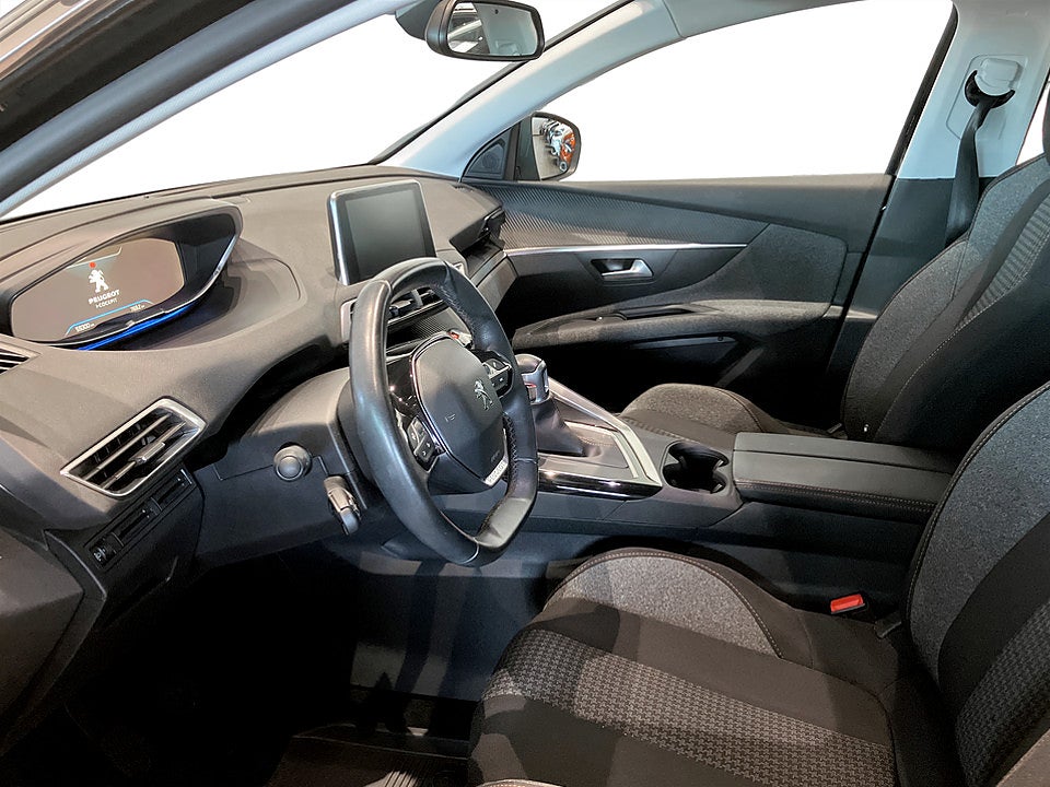 Bild på Peugeot 3008 Active 1.2 PT 130hk BACKSENSORER