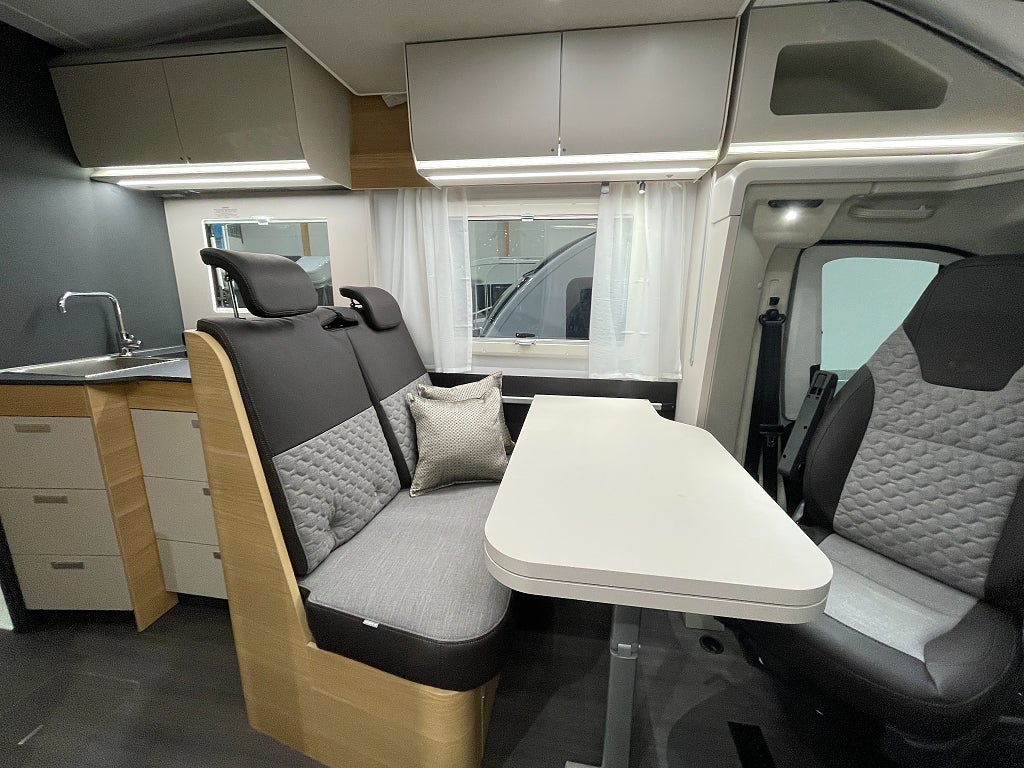 Adria Matrix Axess 670 SL /Taksäng/Automat/5 bältad/B-körkort - Adria