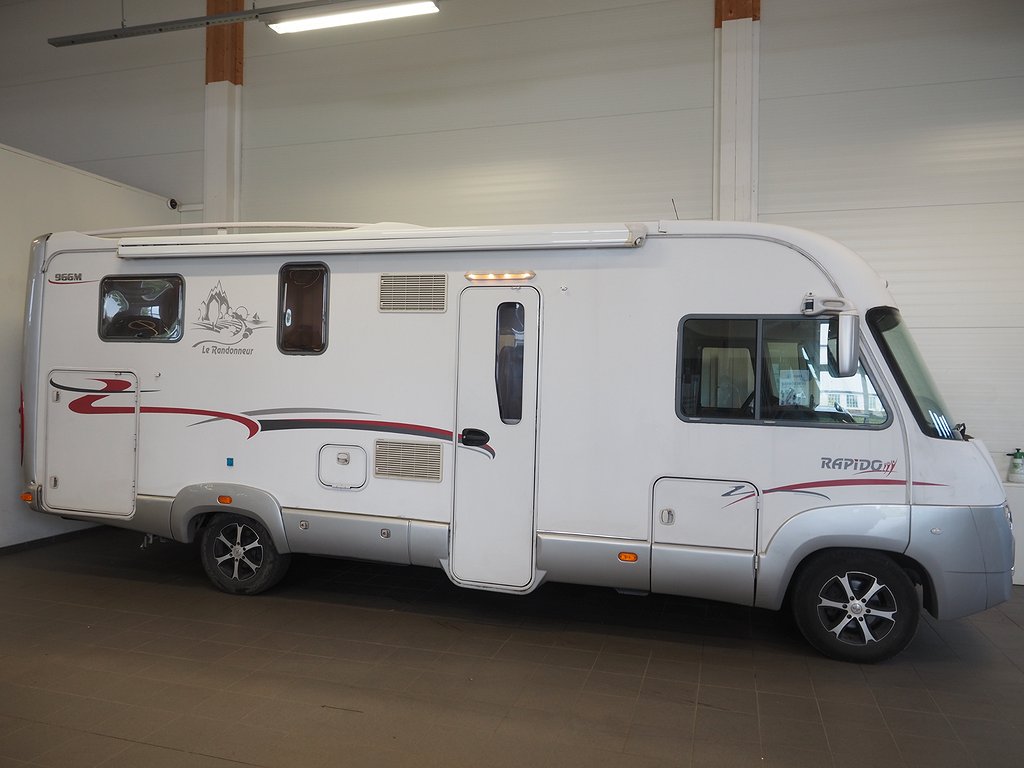 Rapido M996 Mercedes Benz I Aut I 150hk I Långbäddar 2007
