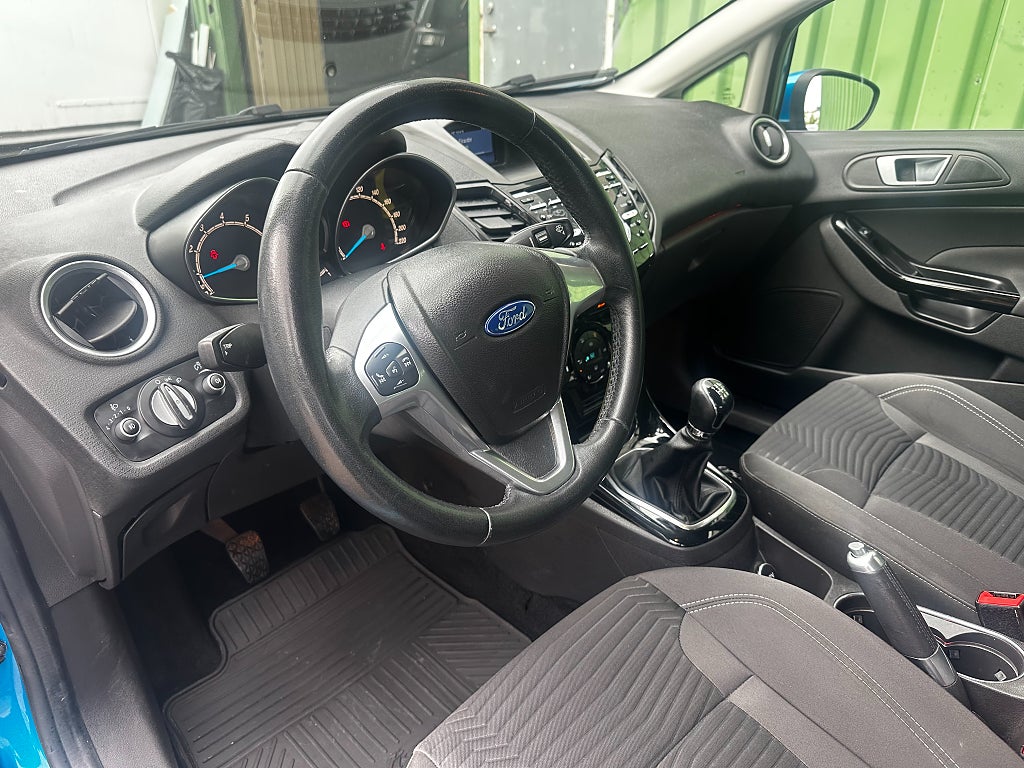 Ford Fiesta 5-dörrar 1.25 Titanium 12 MÅNADERS GARANTI
