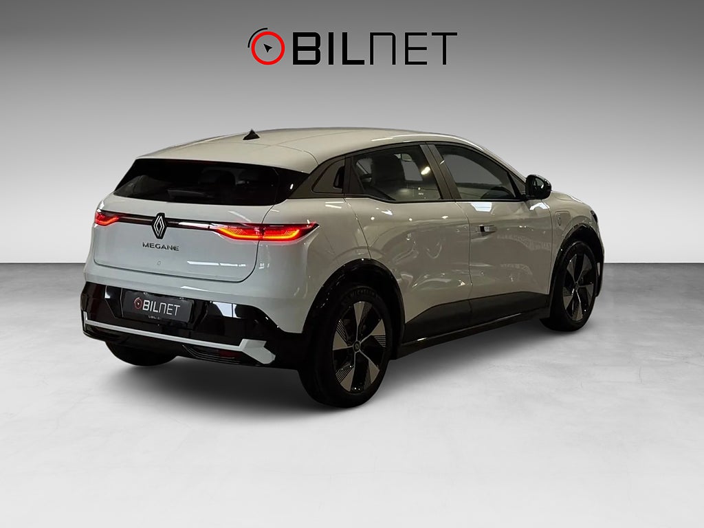 Renault Mégane E-TECH 60 kWh Electric 2023 / 960mil Equilibre 220hk Kame