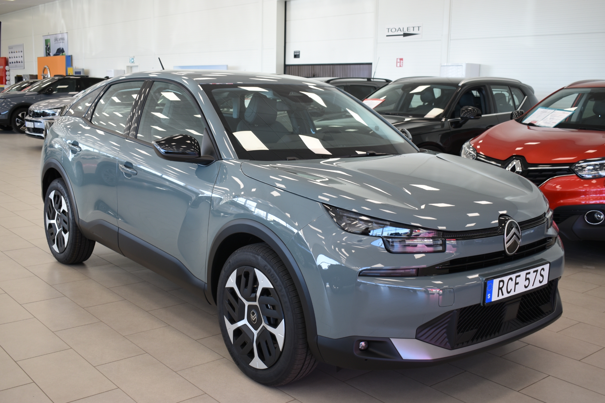Citroen C4 PureTech Plus Automat 2025, bild 2/52
