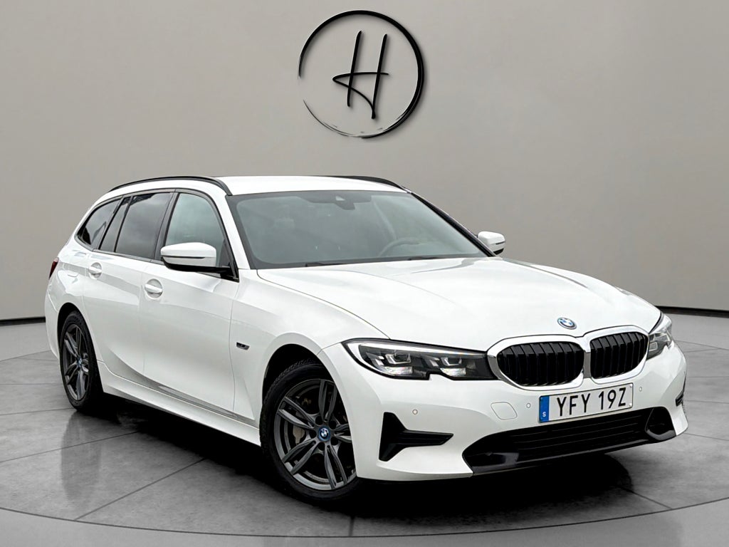 BMW 330e 292hk Plug in-hybrid 1-Ägare Drag Läder Keyless *SE-UTR