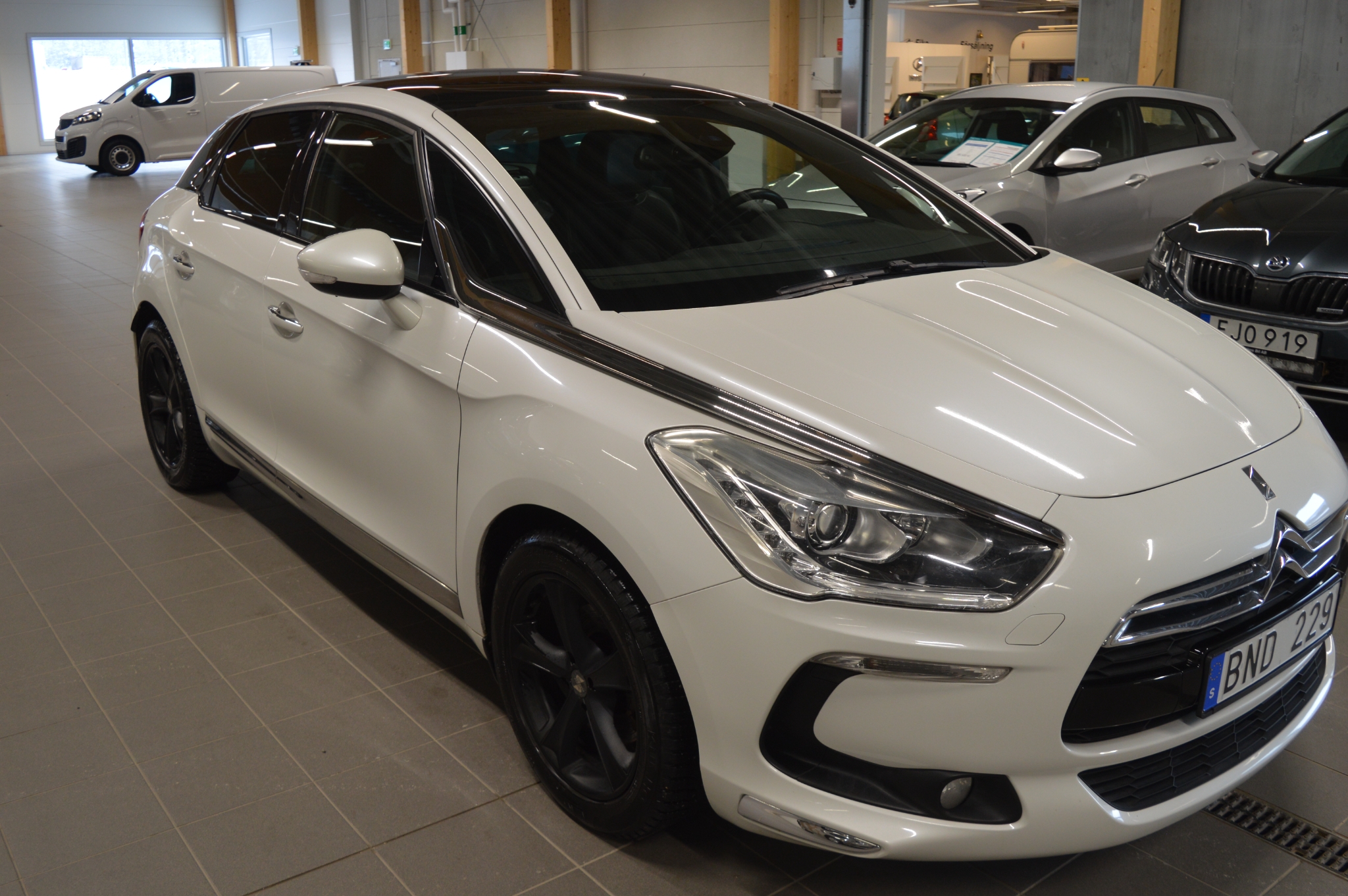Citroen DS5 1.6 THP Euro 5 2013, photo 6/49