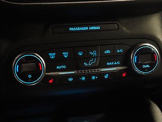 Halvkombi Ford Focus 19 av 25